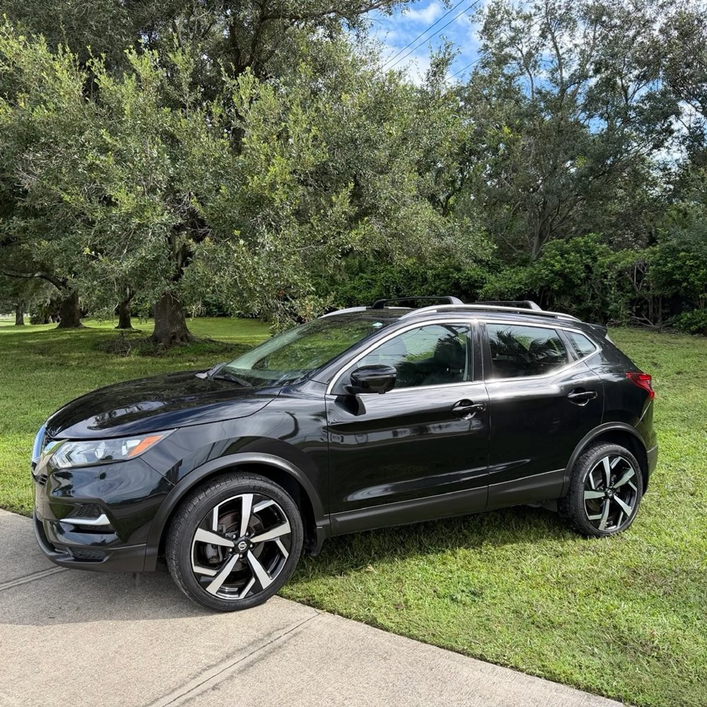 Used 2020 Nissan Rogue Sport SL with VIN JN1BJ1CW5LW385278 for sale in Kansas City