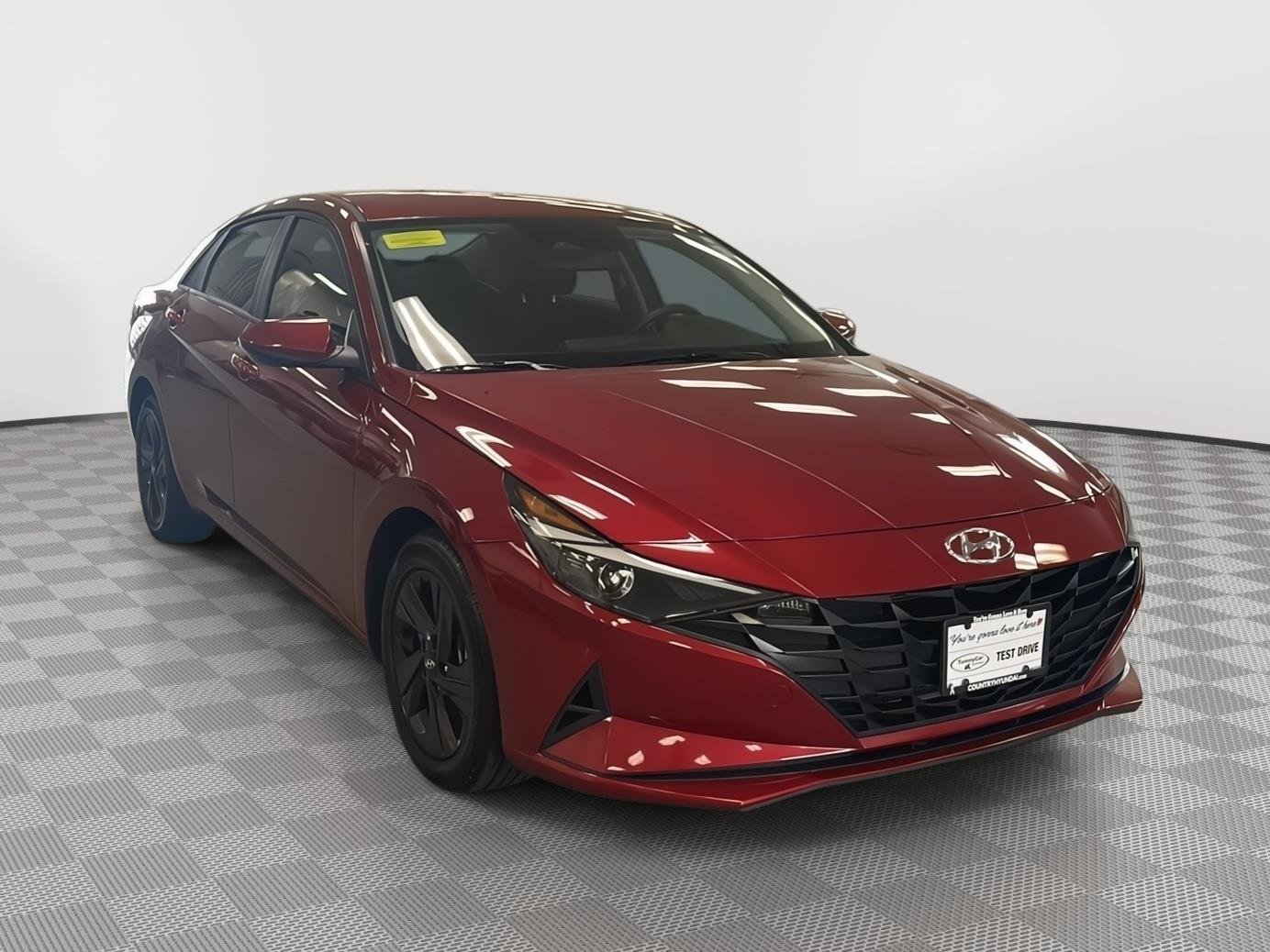 Used 2023 Ultimate Red Hyundai SEL image 3
