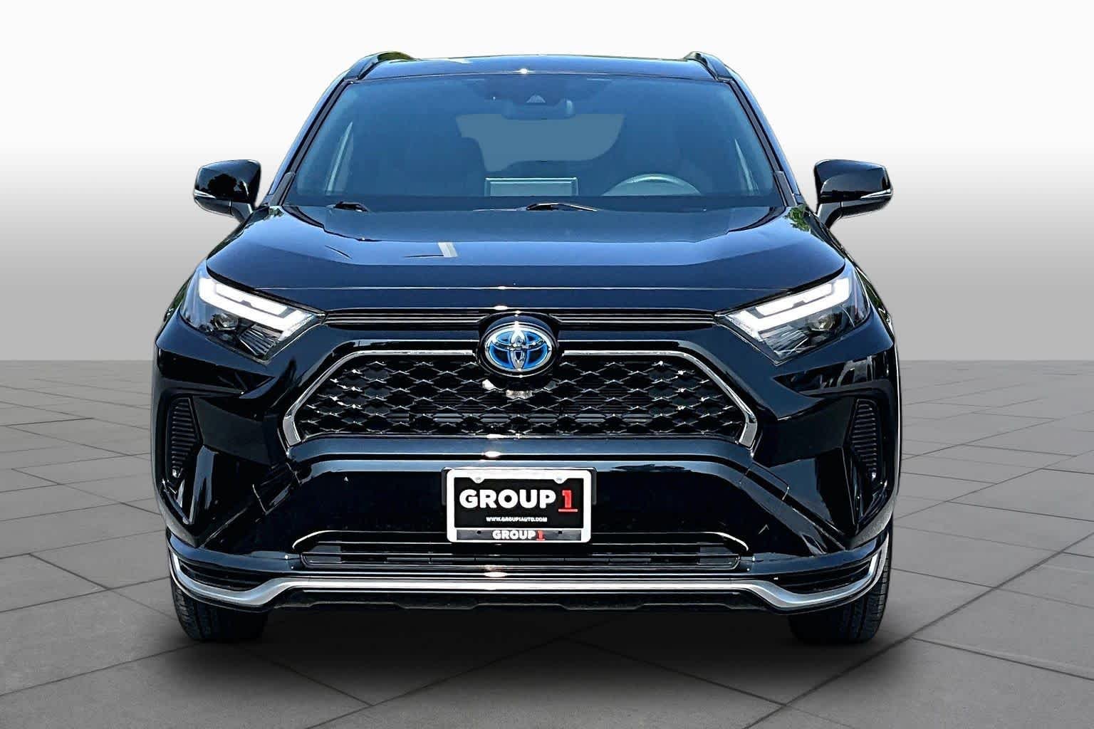 Used 2023 Midnight Black Metallic Toyota SE image 4