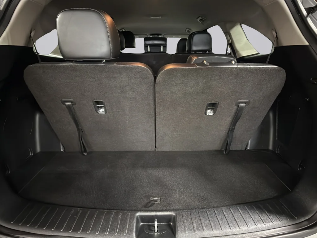 Used 2025 Wolf Gray Kia S image 28