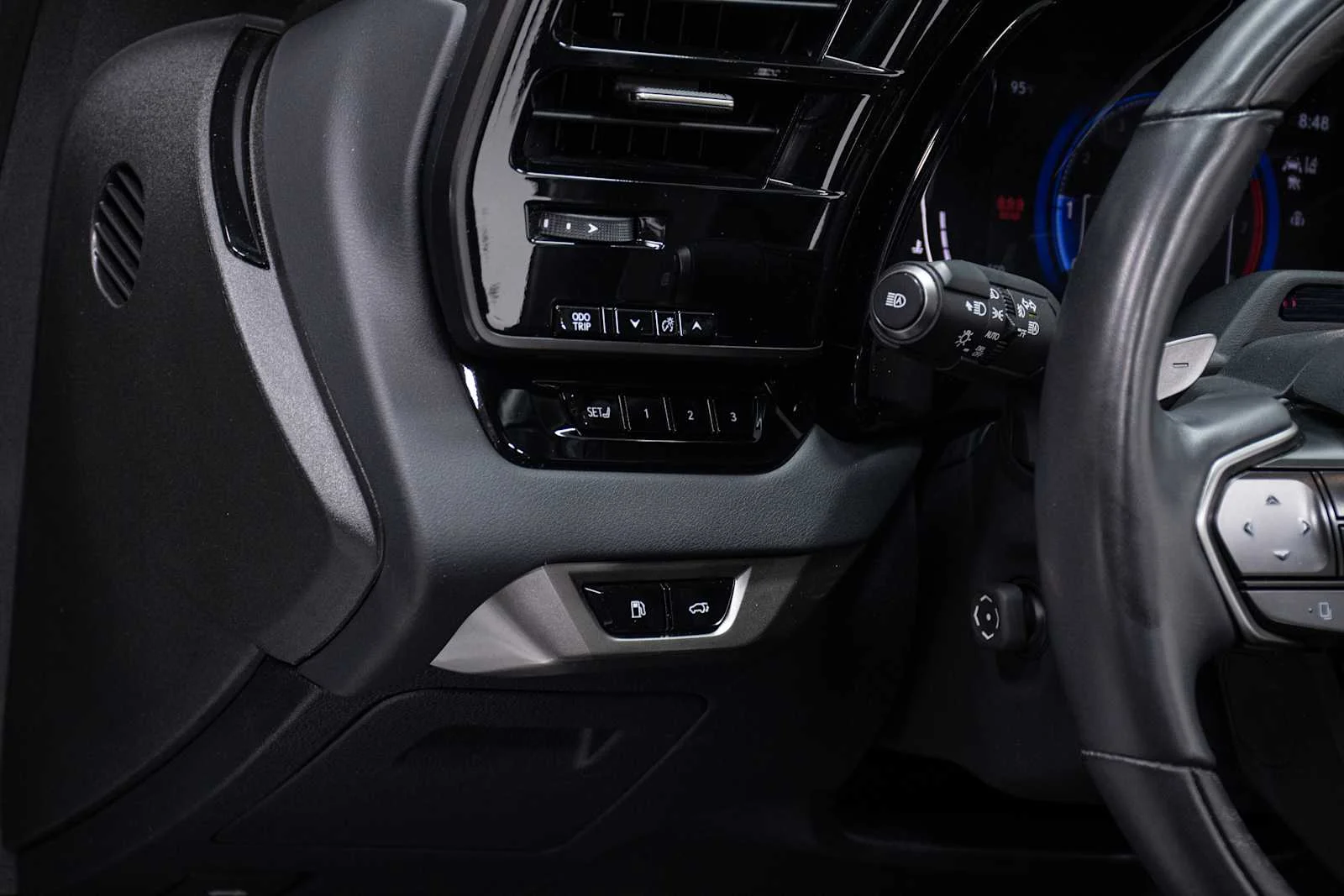 Certified Used 2024 Iridium Lexus Premium Plus image 14