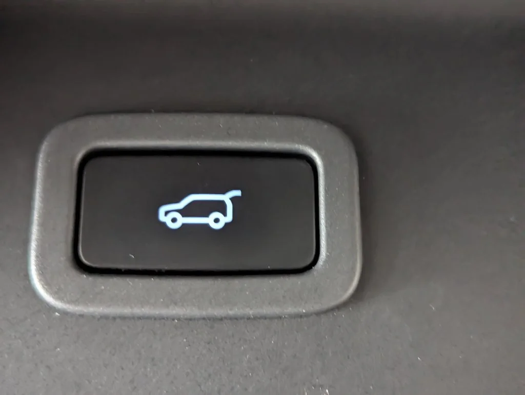 Certified Used 2019 Black Land Rover 5.0L V8 Supercharged image 17