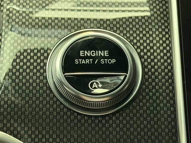 Certified Used 2023 Silver Mercedes-Benz GLC 300 image 29