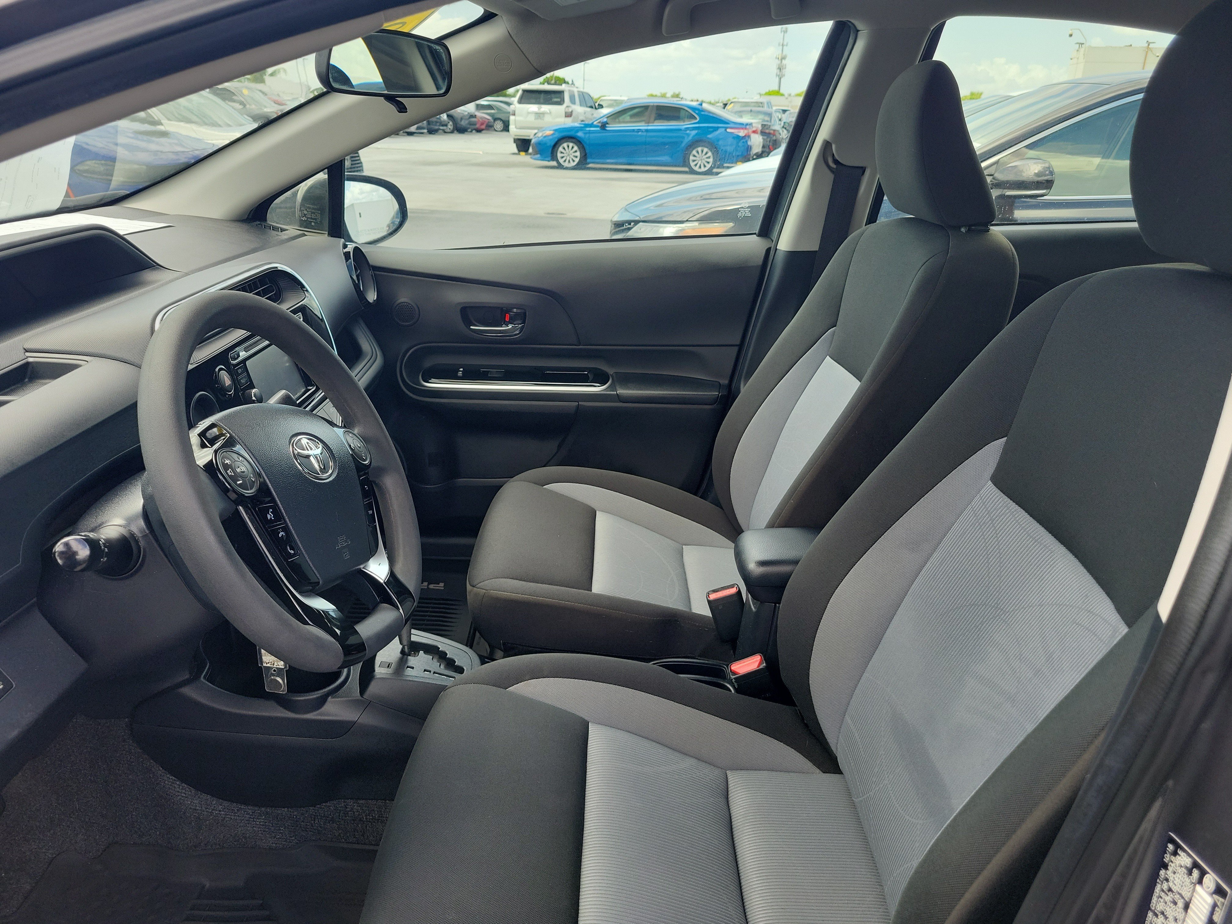 Used 2019 Magnetic Gray Metallic Toyota L image 21