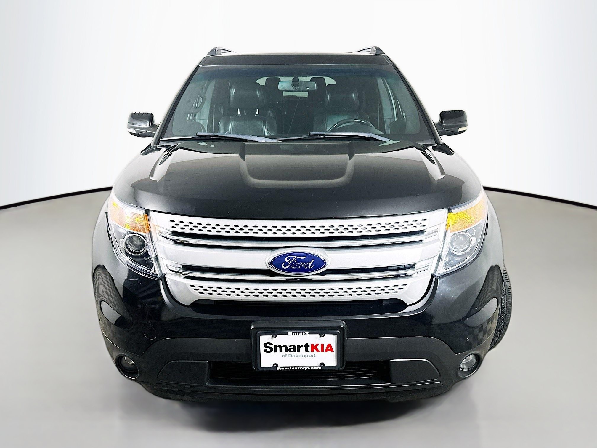 Used 2011 Black Ford XLT image 2