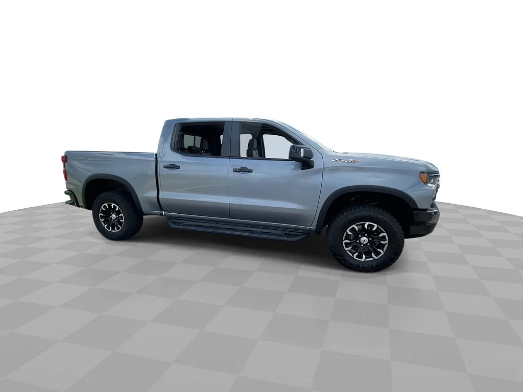 Used 2023 GRAY Chevrolet ZR2 image 3