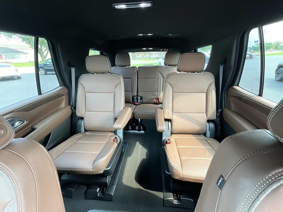 Used 2023 Beige Chevrolet High Country image 27