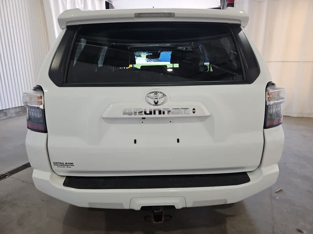 Used 2023 Ice Cap Toyota SR5 Premium image 3