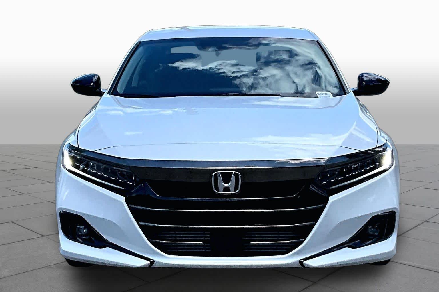 Used 2022 Platinum White Pearl Honda Sport SE image 4