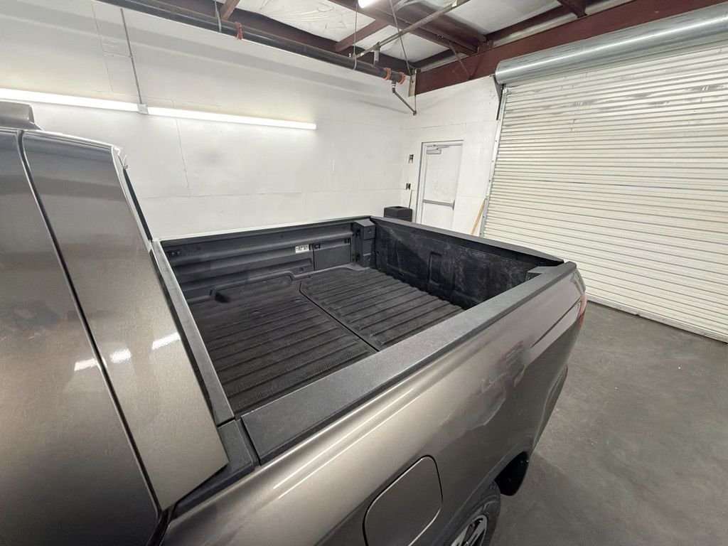 Used 2020 Pacific Pewter Metallic Honda RTL image 25