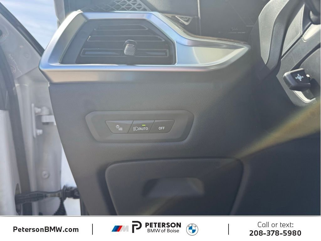 New 2026 Mineral White Metallic BMW xDrive40i image 33