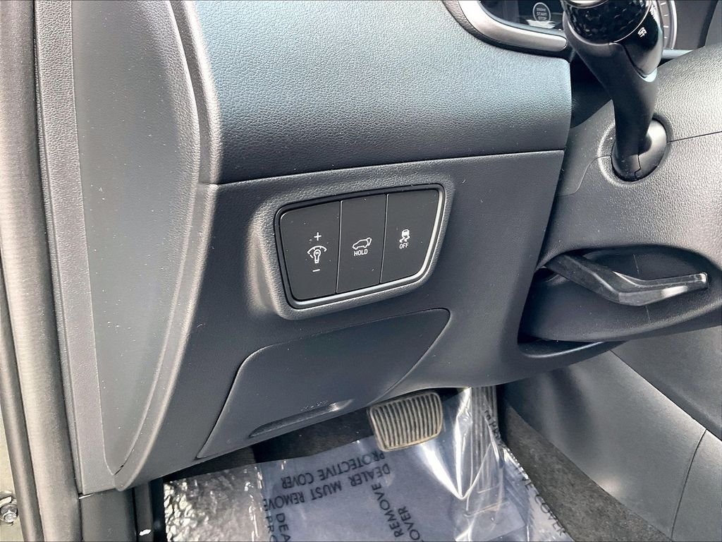 Used 2023 Amazon Gray Hyundai SEL image 25