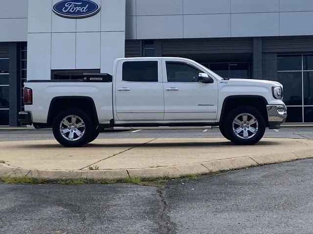 Used 2018 White GMC SLT image 2