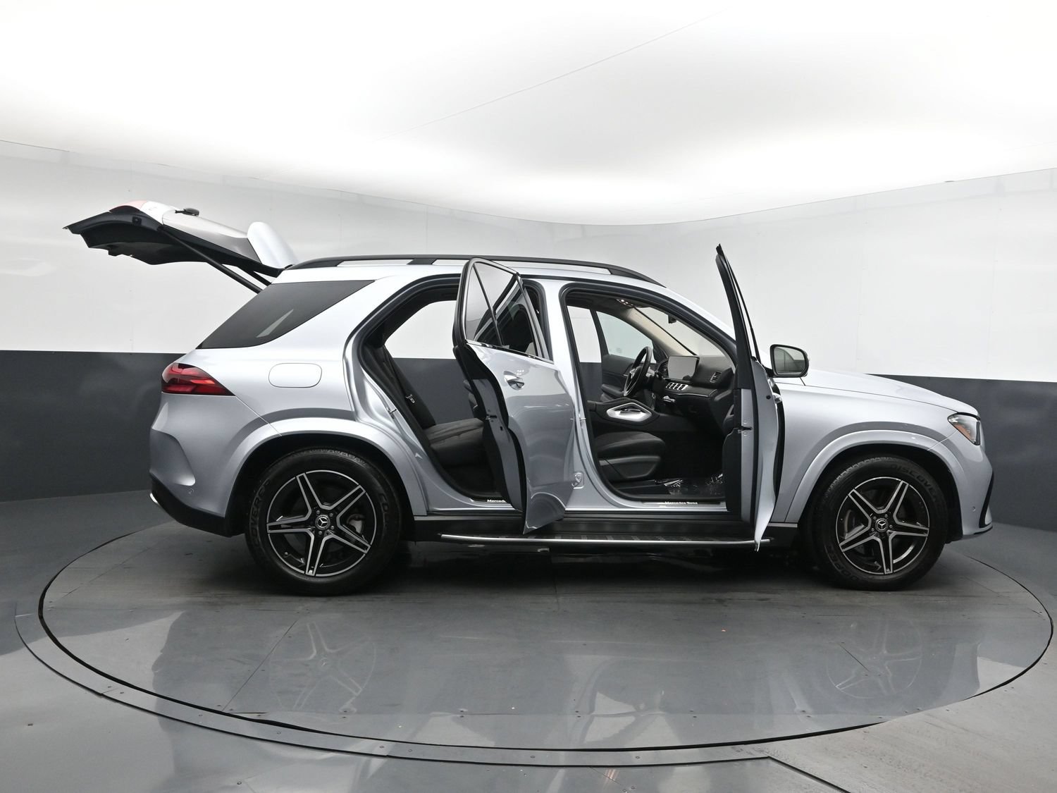 Used 2026 Silver Mercedes-Benz GLE 580 image 25