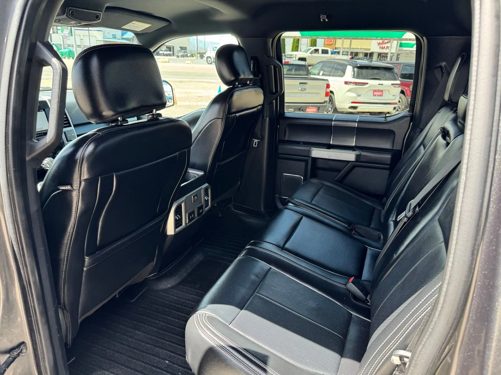 Used 2019 Gray Ford Lariat image 30