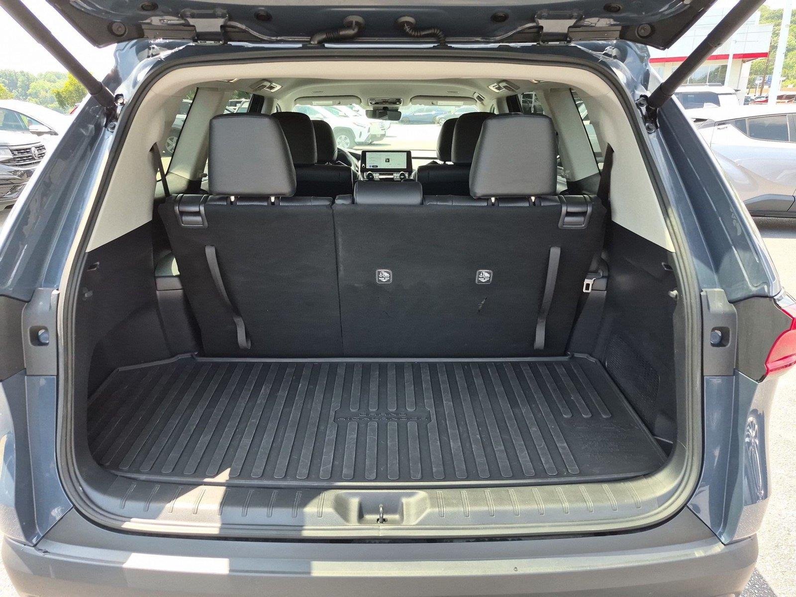 Used 2026 Storm Cloud Toyota Hybrid XLE image 35