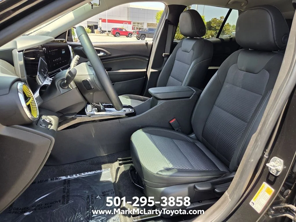 Used 2025 Black Chevrolet LT image 9