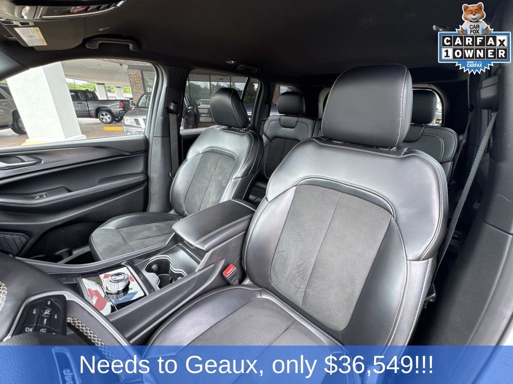 Used 2025 White Jeep Altitude image 54