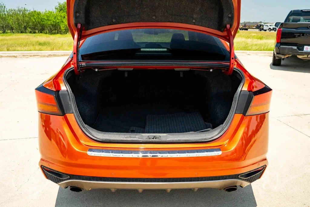 Used 2022 Orange Nissan 2.0 SR image 31