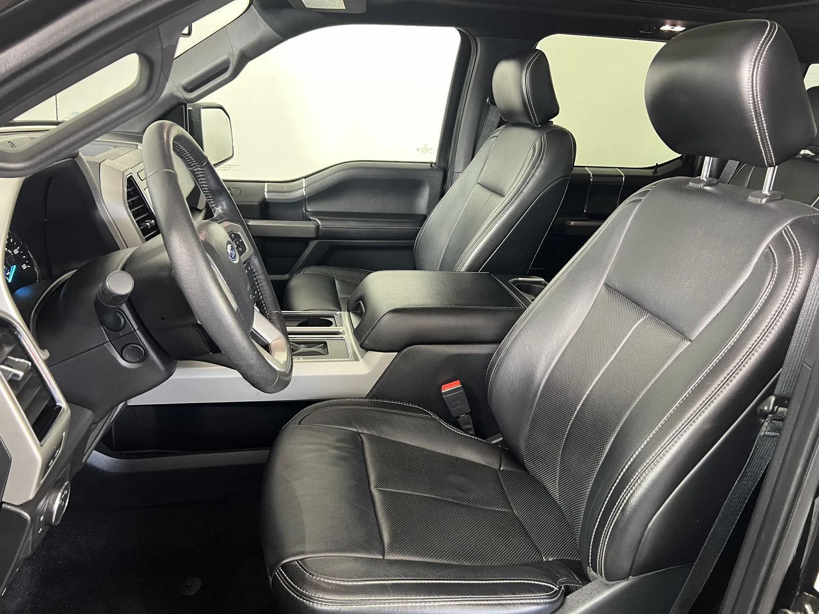 Used 2020 Agate Black Ford LARIAT image 11