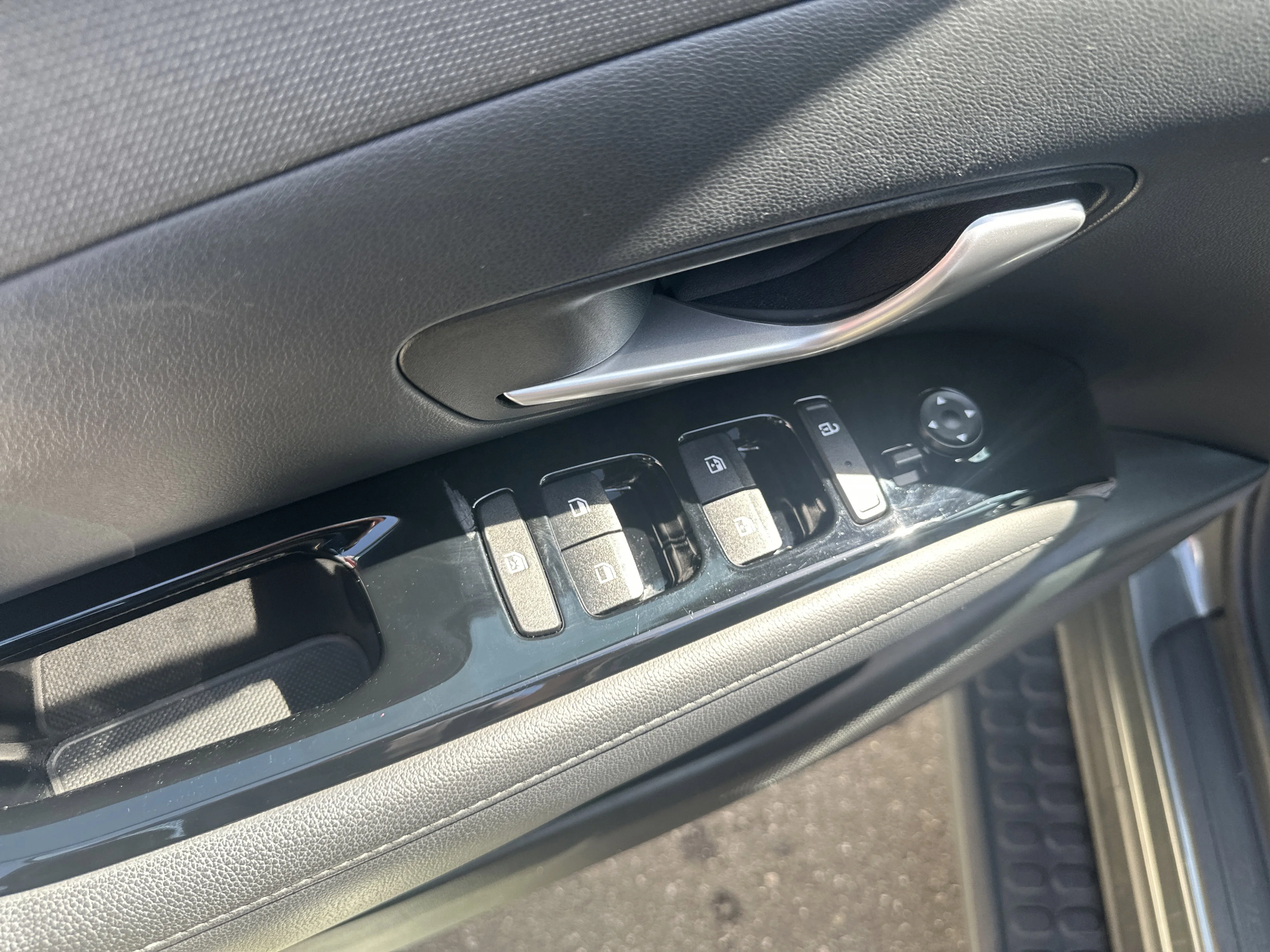Used 2023 Amazon Gray Hyundai XRT image 9