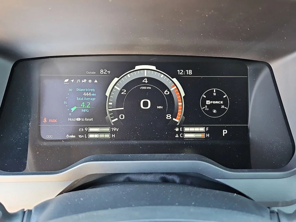 New 2026 Wind Chill Pear Toyota Platinum image 9