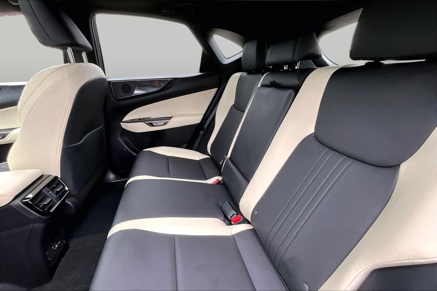 Used 2024 Eminent White Pearl Lexus Premium image 21