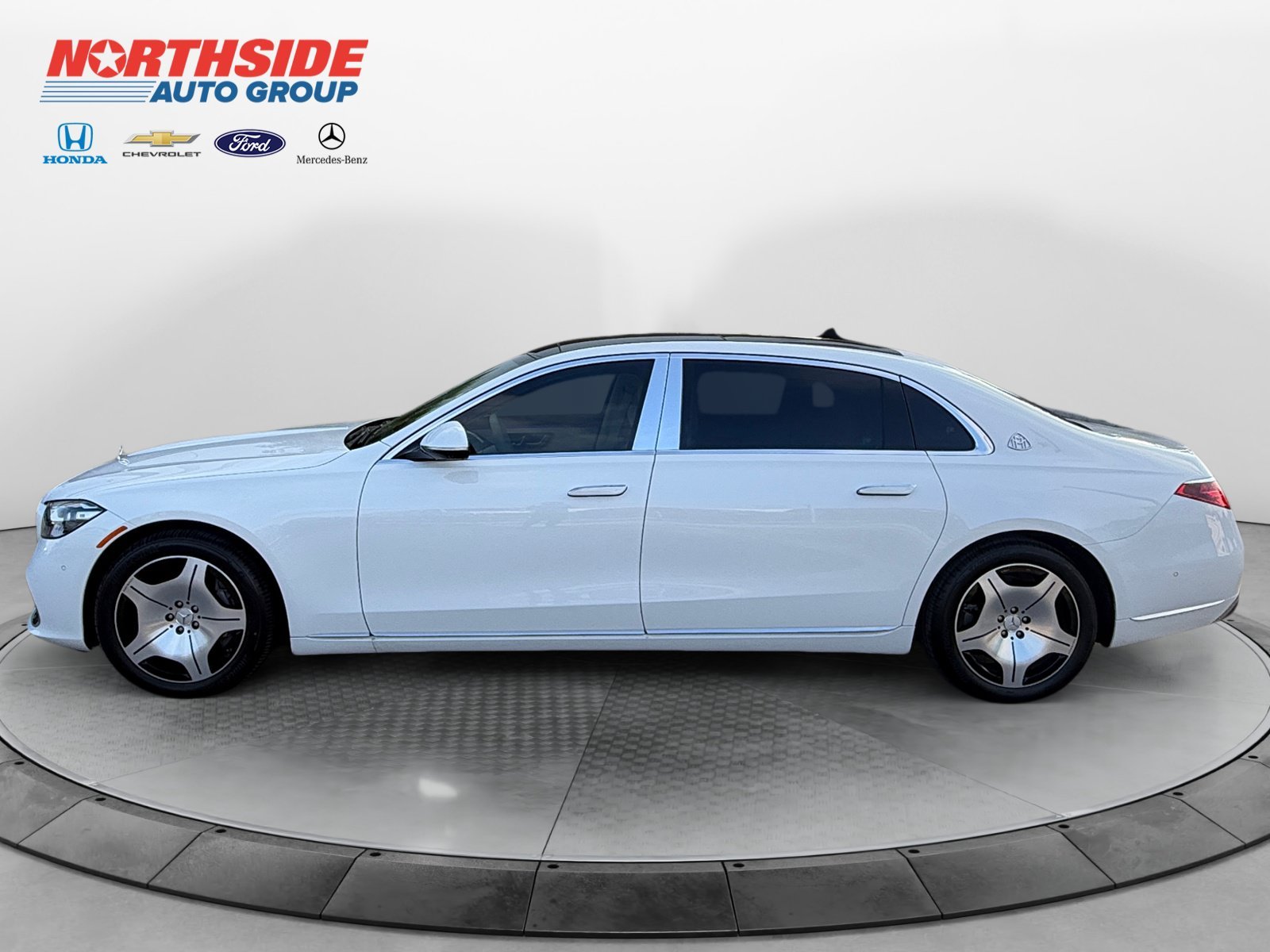 Used 2026 MANUFAKTUR Moonlight Whit Mercedes-Benz Maybach S 580 image 4