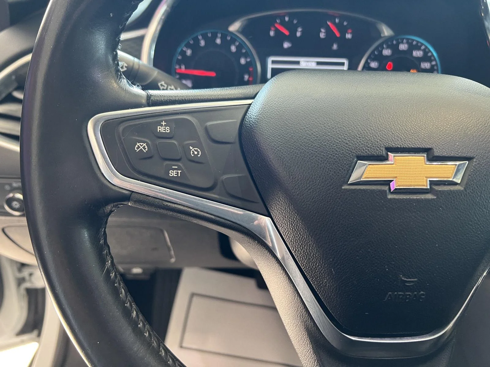 Used 2018 Summit White Chevrolet LT image 15