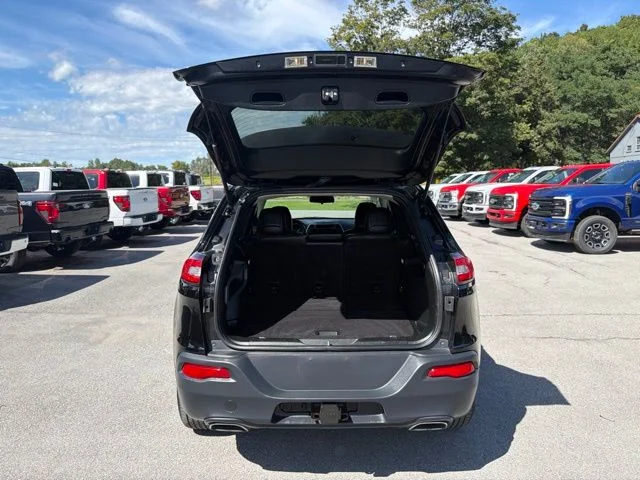Used 2018 Diamond Black Jeep Latitude Plus image 48
