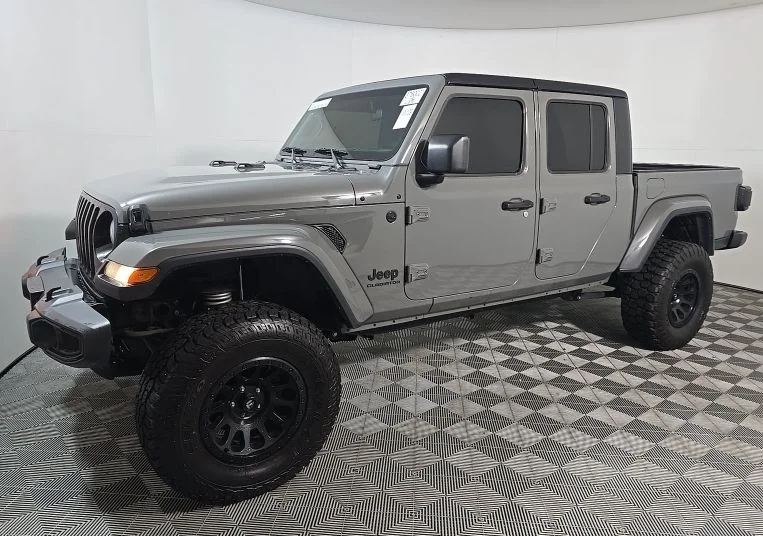 2021 Jeep Gladiator California Edition's photo