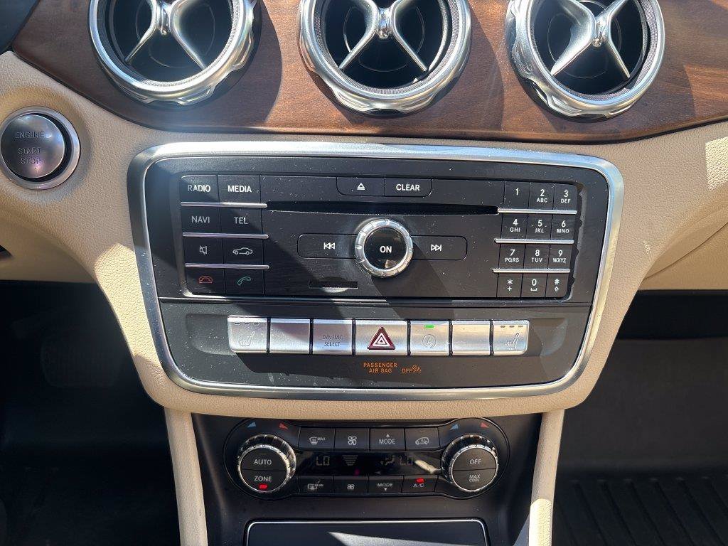 Used 2019 Black Mercedes-Benz GLA 250 image 8