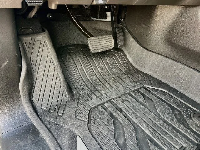 2026 GMC Sierra 1500 SLT - Photo 14