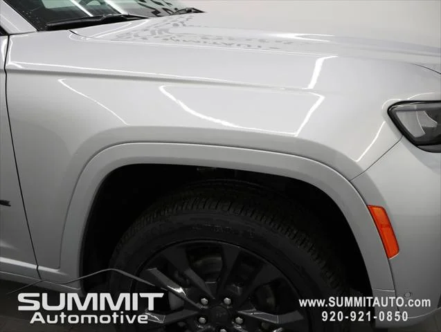 New 2026 Silver Zynith Exterior Paint Jeep Limited image 27