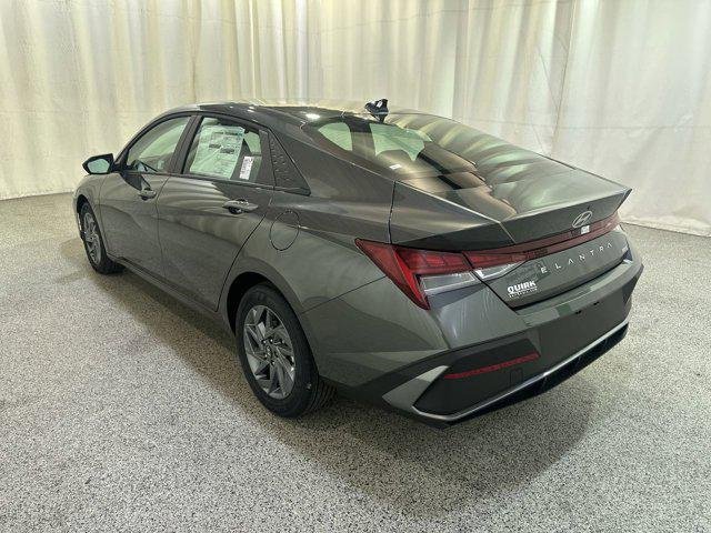 2026 Hyundai Elantra Blue - Photo 9