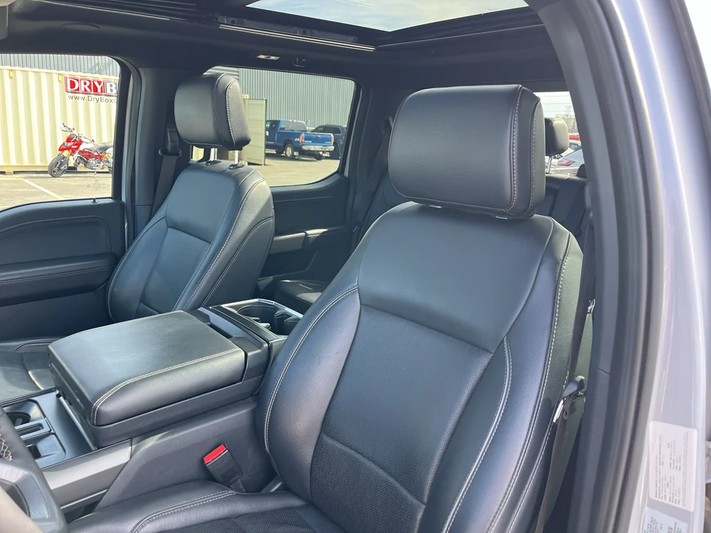 Used 2025 White Ford Lariat image 16
