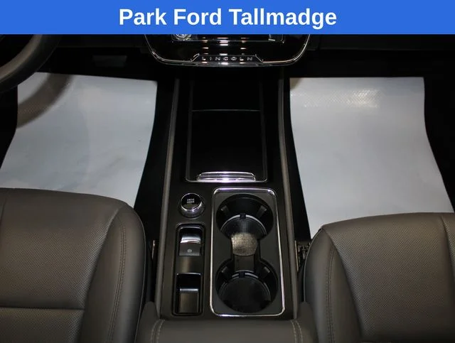 Used 2023 Radiance Metallic Lincoln Standard image 18