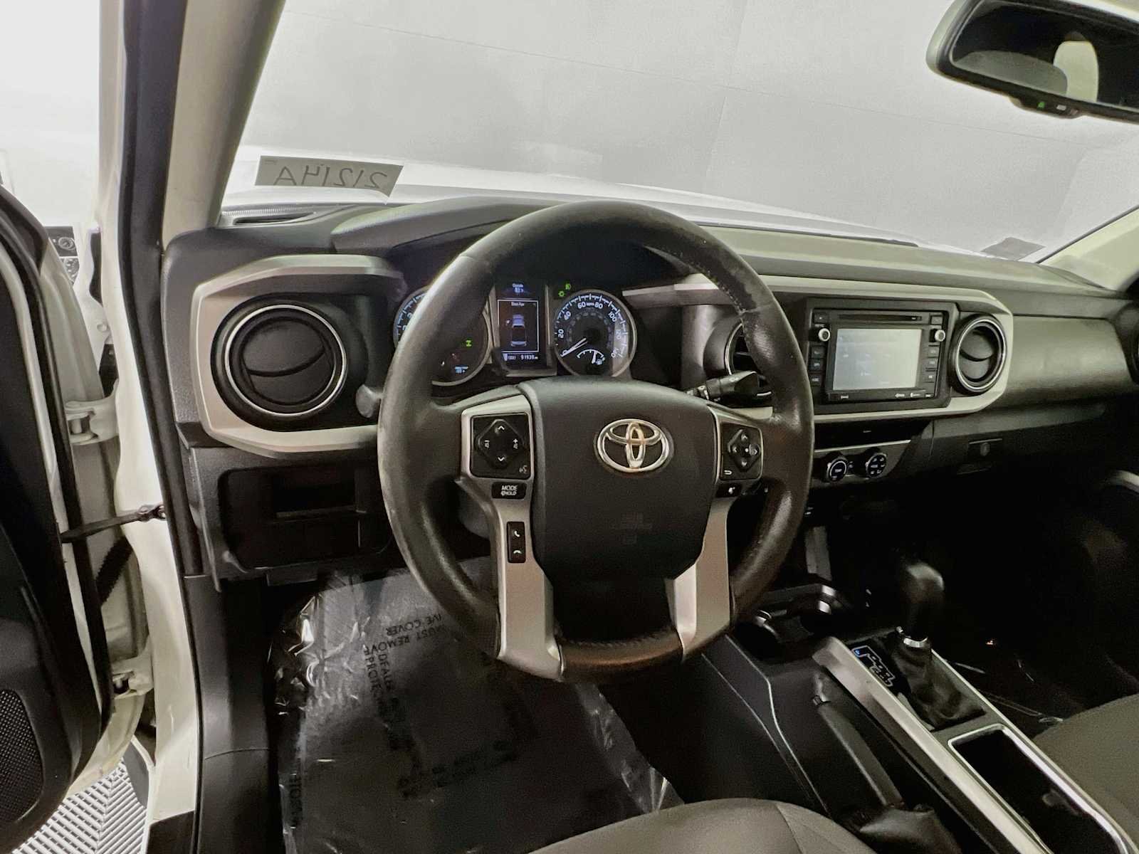 Used 2017 Super White Toyota SR5 image 11