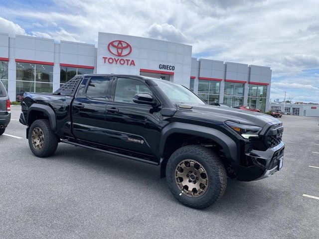 2026 Toyota Tacoma i-FORCE MAX Trailhunter