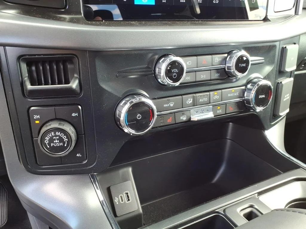 New 2026 Carbonized Gray Metallic Ford XLT image 18