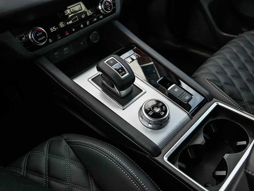 2025 Mitsubishi Outlander Plug-in Hybrid SEL - Photo 27