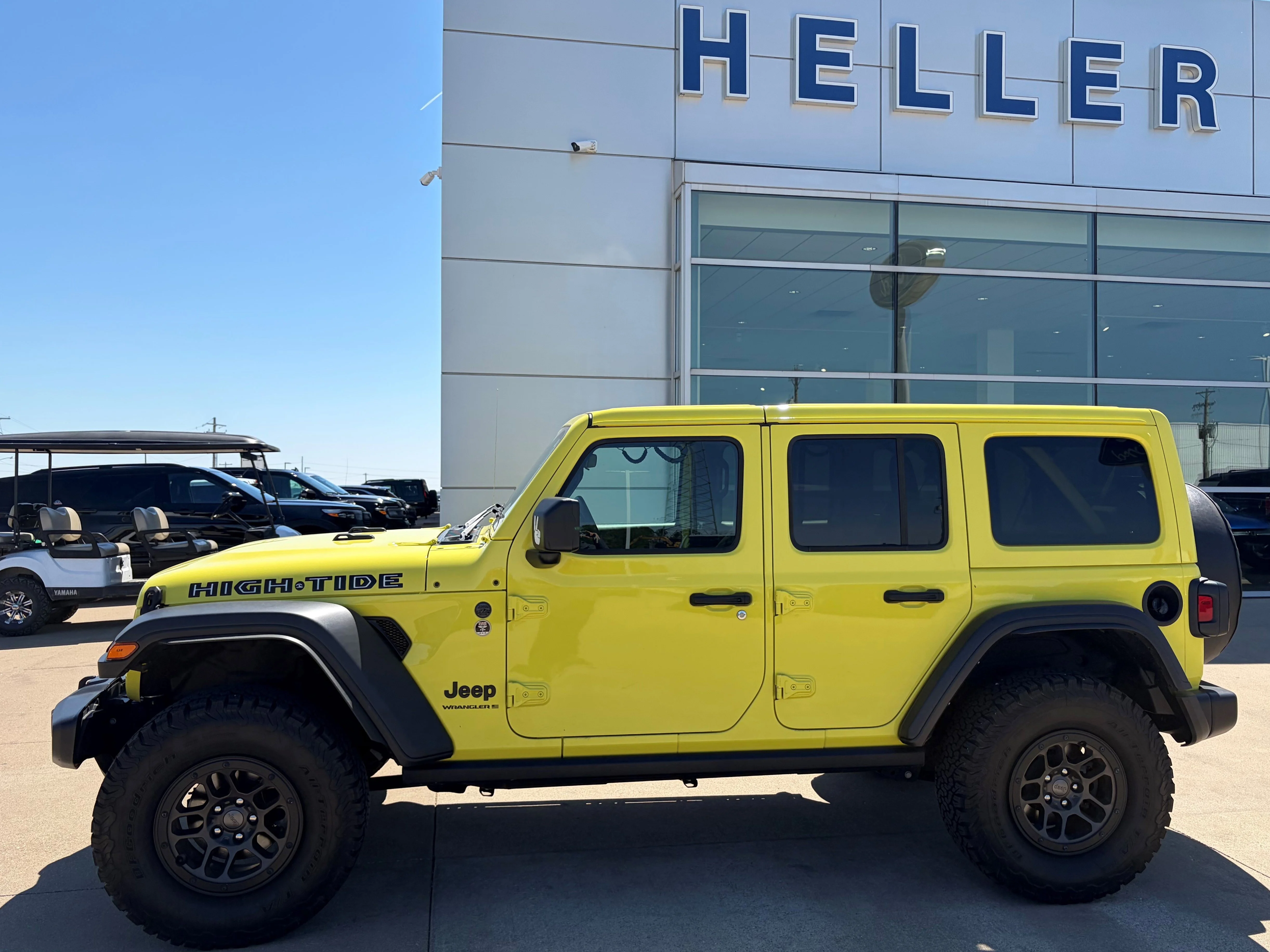 Used 2023 High Velocity Clearcoat Jeep High Tide image 3