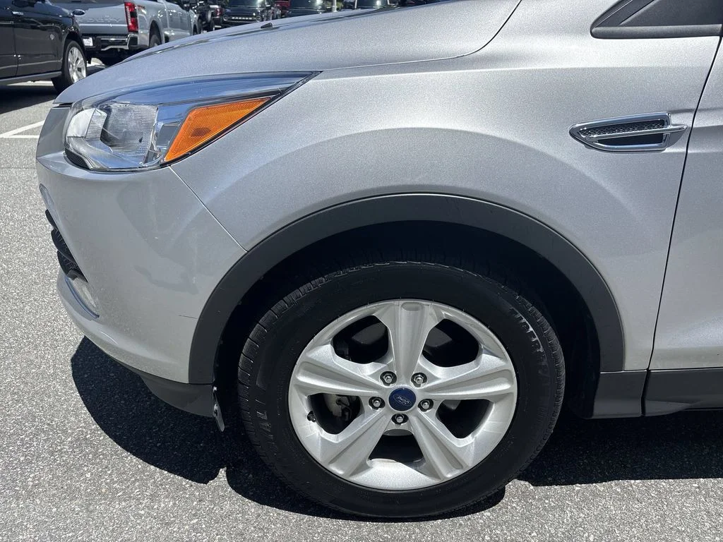 Used 2016 Silver Ford SE image 18