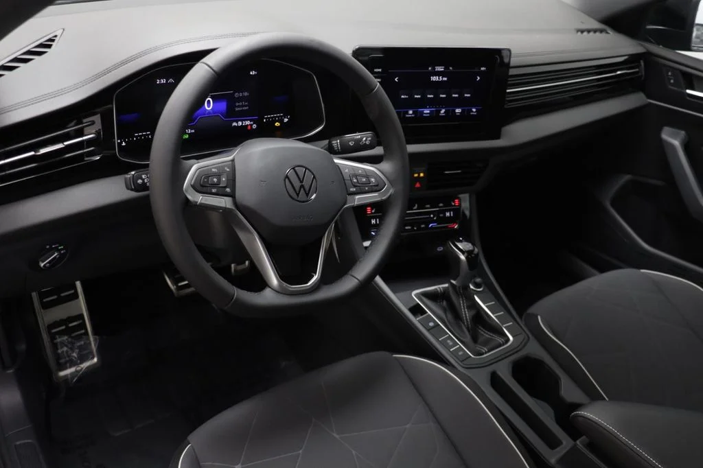 New 2026 Platinum Grey Volkswagen 1.5T Sport image 7