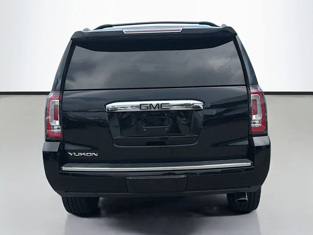 Used 2019 Onyx Black GMC Denali image 6