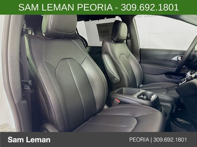 2026 Chrysler Pacifica Select - Photo 29