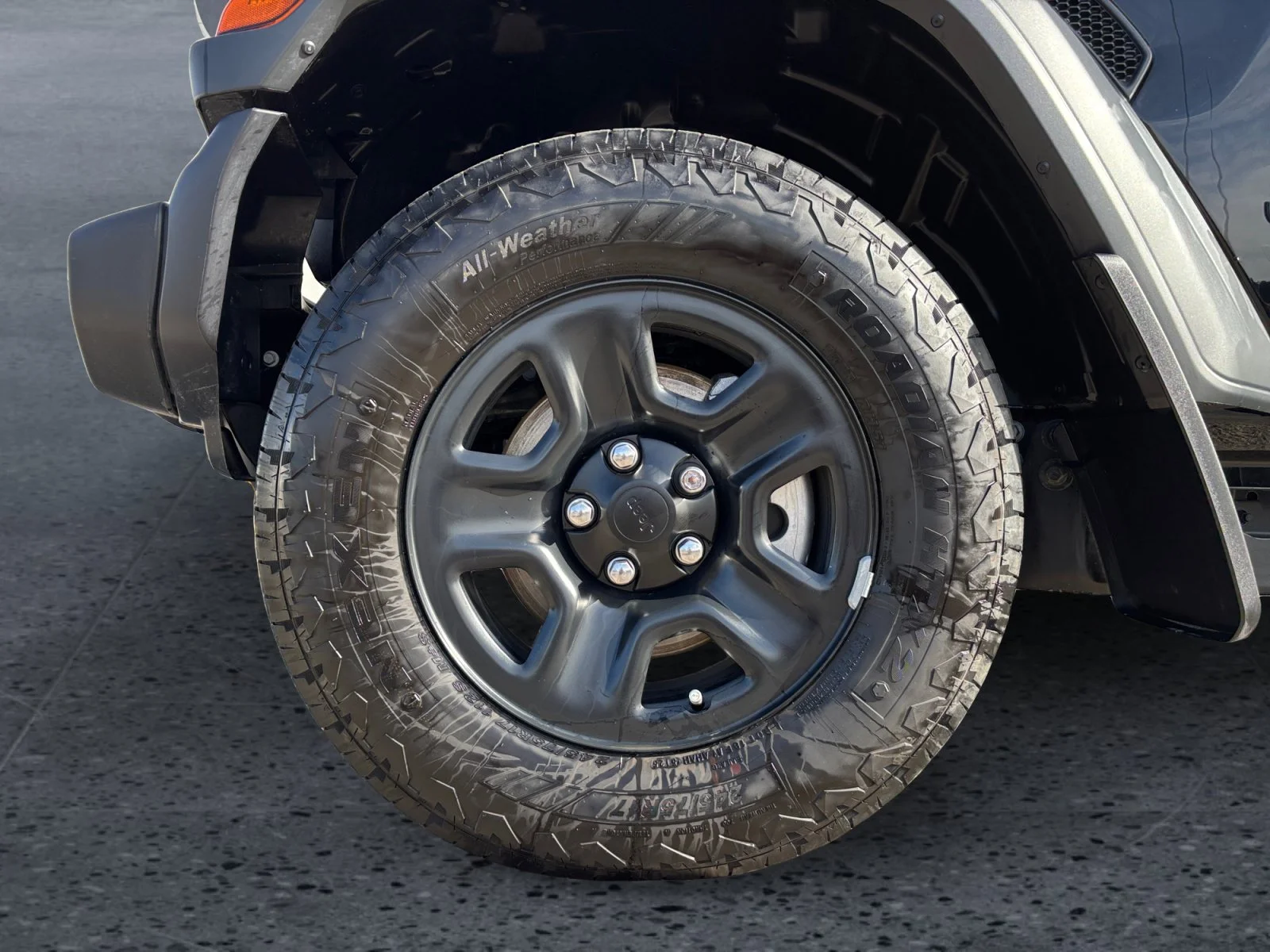 Used 2026  Jeep Sport image 9