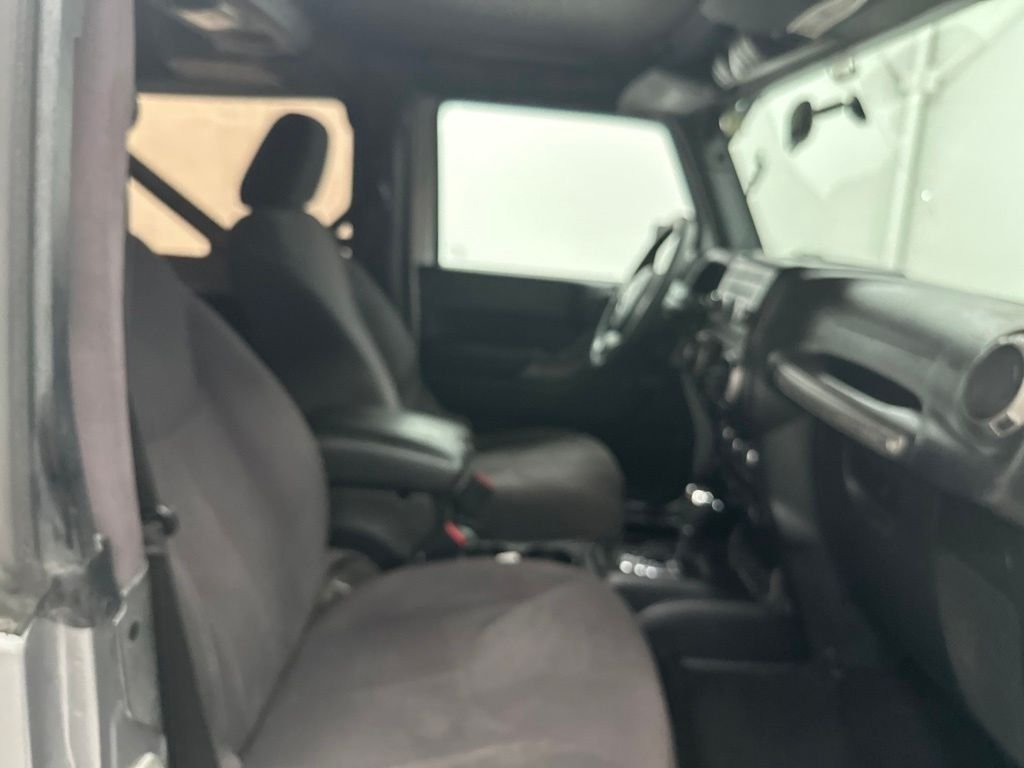 Used 2015 Silver Jeep Sport image 19