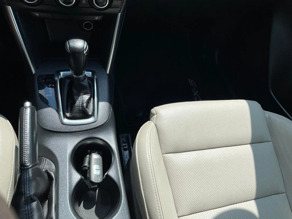 Used 2015 White Mazda Grand Touring image 18
