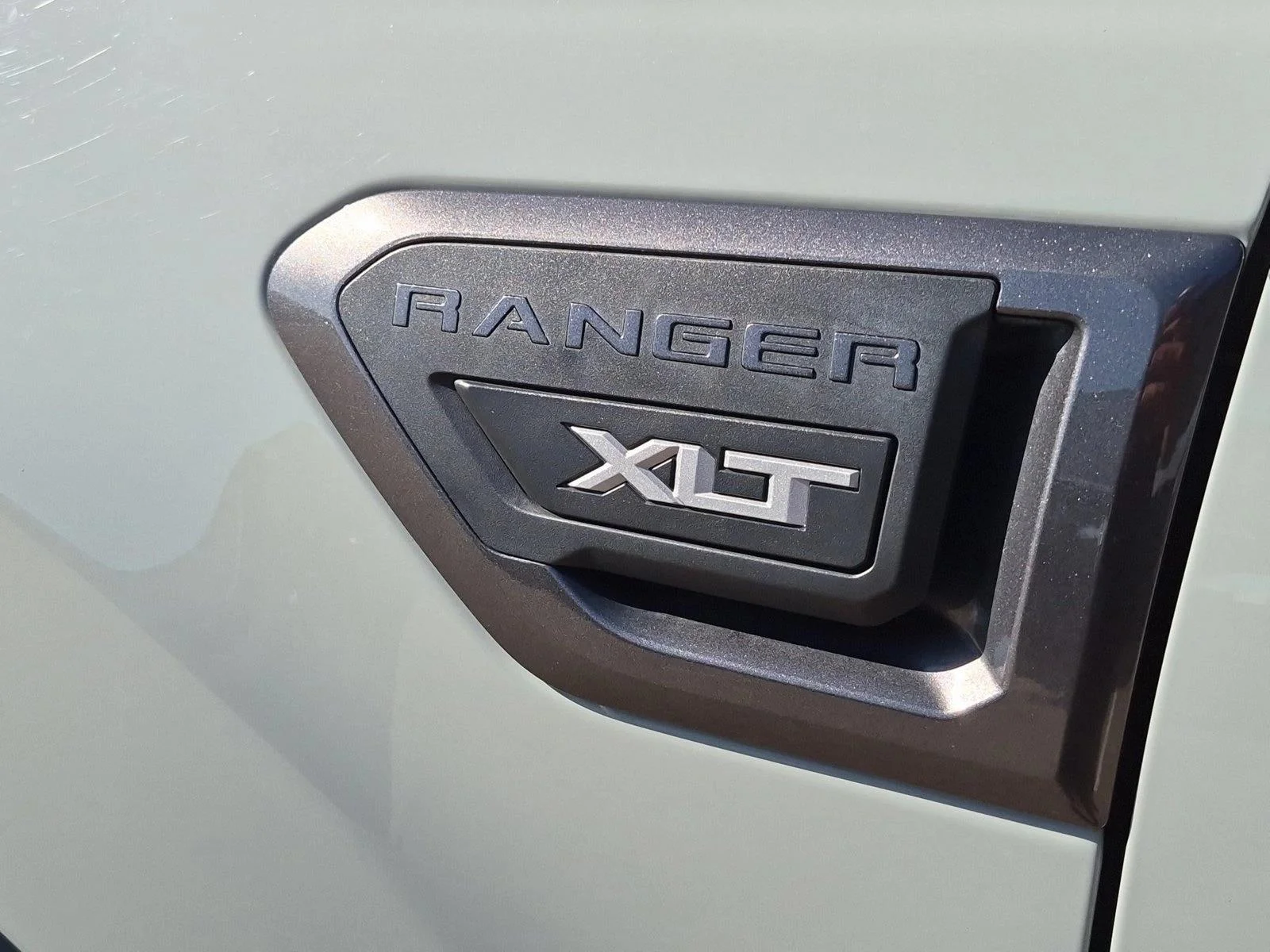 Used 2022 Cactus Gray Ford XLT image 9